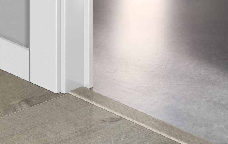 Profilé multi fonction INCIZO STRATIFIE Quick Step, mdf, décor chene soft gris, l.4.80 x L. 215.00 cm