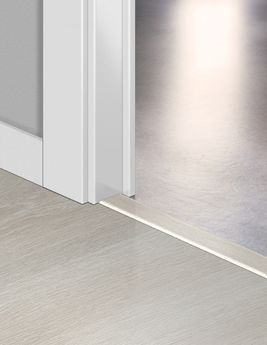 Profilé multi fonction INCIZO STRATIFIE  Quick Step, Mdf, décor chene patr gris clair, l.4.80 x L. 215.00 cm