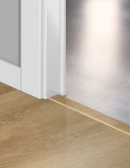 Profilé multi fonction INCIZO STRATIFIE  Quick Step, Mdf, décor chene verni naturel, l.4.80 x L. 215.00 cm