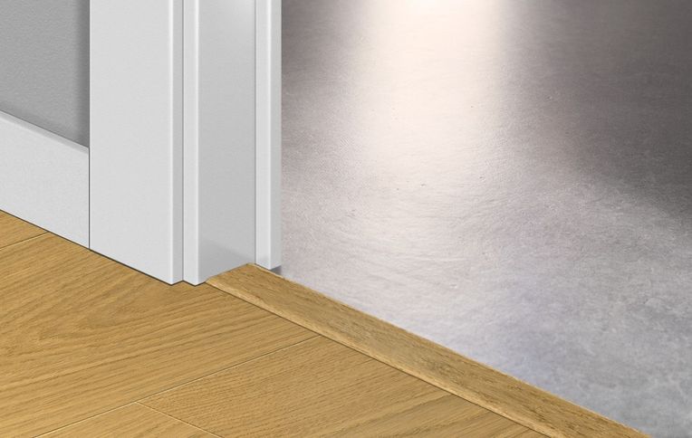 Profilé multi fonction INCIZO STRATIFIE Quick Step, mdf, décor chene verni naturel, l.4.80 x L. 215.00 cm