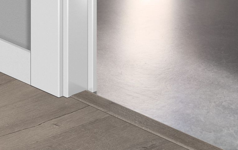 Profilé multi fonction INCIZO STRATIFIE Quick Step, mdf, décor patiné gris, l.4.80 x L. 215.00 cm