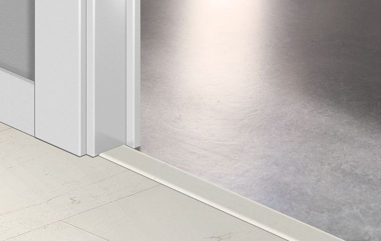 Profilé multi fonction INCIZO STRATIFIE Quick Step, mdf, décor peint blanc, l.4.80 x L. 215.00 cm