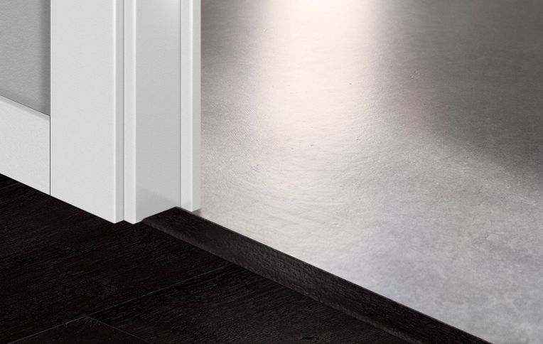 Profilé multi fonction INCIZO STRATIFIE Quick Step, mdf, décor peint noir, l.4.80 x L. 215.00 cm