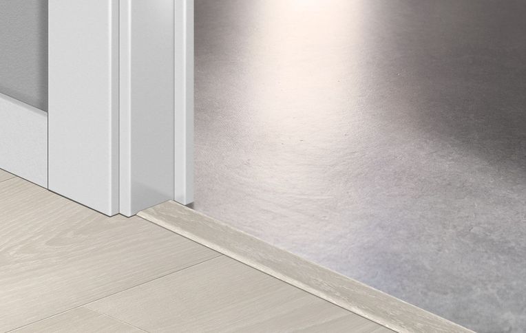 Profilé multi fonction INCIZO STRATIFIE Quick Step, mdf, décor blanc premium, l.4.80 x L. 215.00 cm