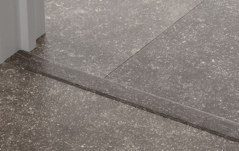 Profilé multi fonction INCIZO STRATIFIE Quick Step, mdf, décor gris foncé, l.4.80 x L. 215.00 cm