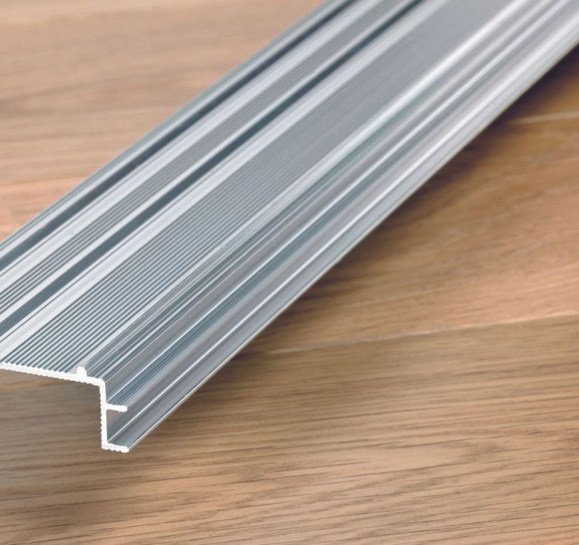 Base pour nez de marche Quick Step Aluminium à visser invisible, pour Eligna / Classic, l 0.00x L. 215.00 cm