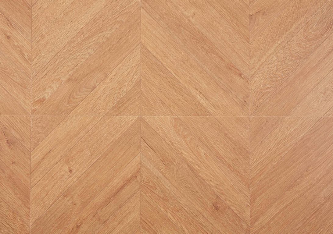 Sol stratifié IMPRESSIVE PATTERNS Quick Step, aspect Marqueterie chevron naturel, dalle 39.60 x 120.00 cm