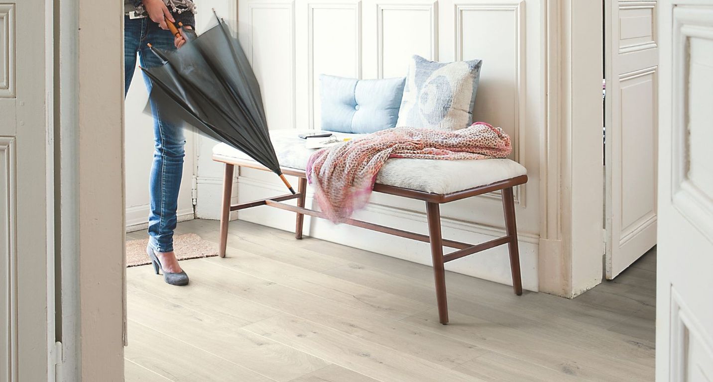 Sol stratifié IMPRESSIVE Quick Step, aspect Bois grège, lame 19.00 x 138.00 cm