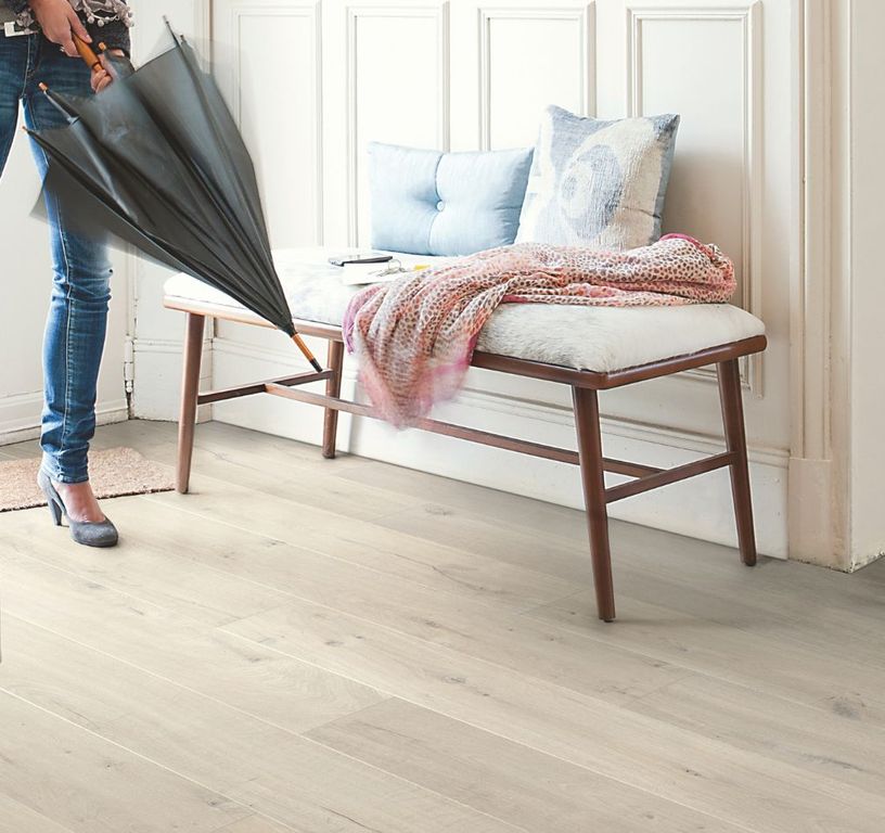 Sol stratifié IMPRESSIVE Quick Step, aspect Bois grège, lame 19.00 x 138.00 cm