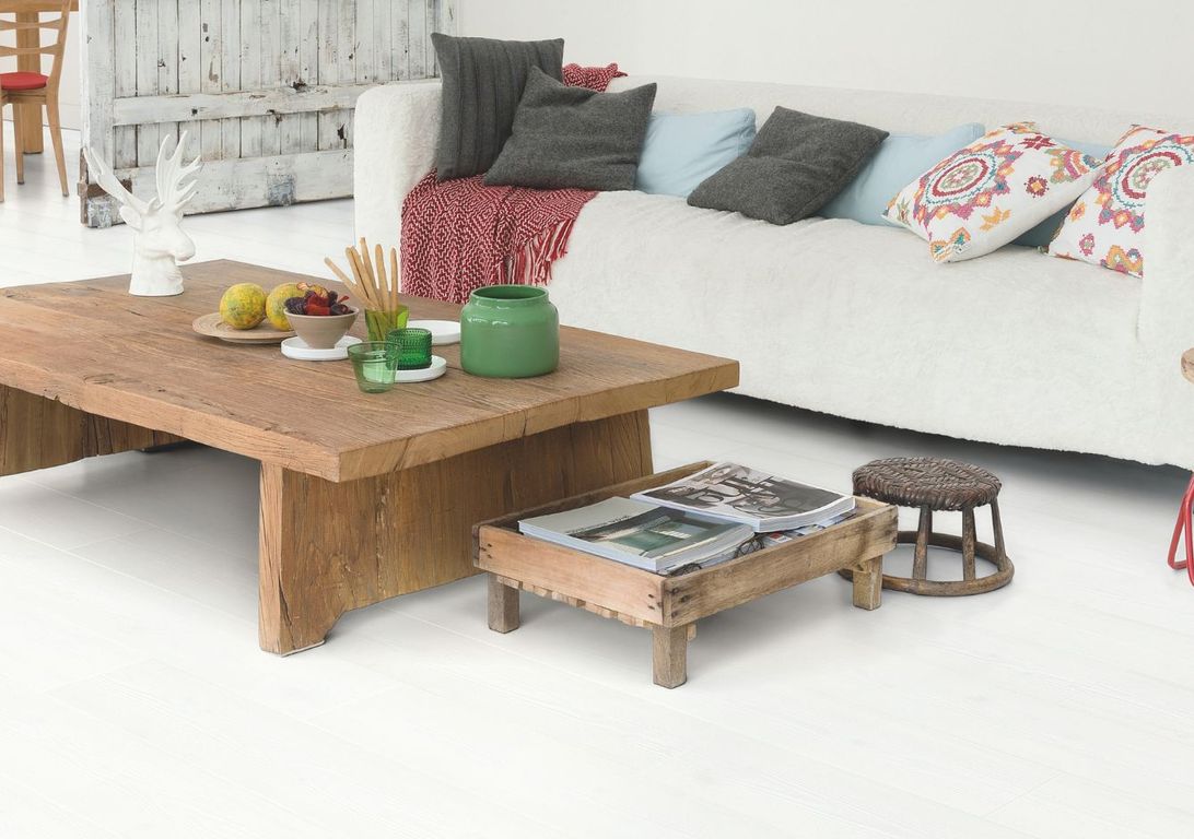 Sol stratifié IMPRESSIVE Quick Step, aspect Bois peint blanc, lame 19.00 x 138.00 cm