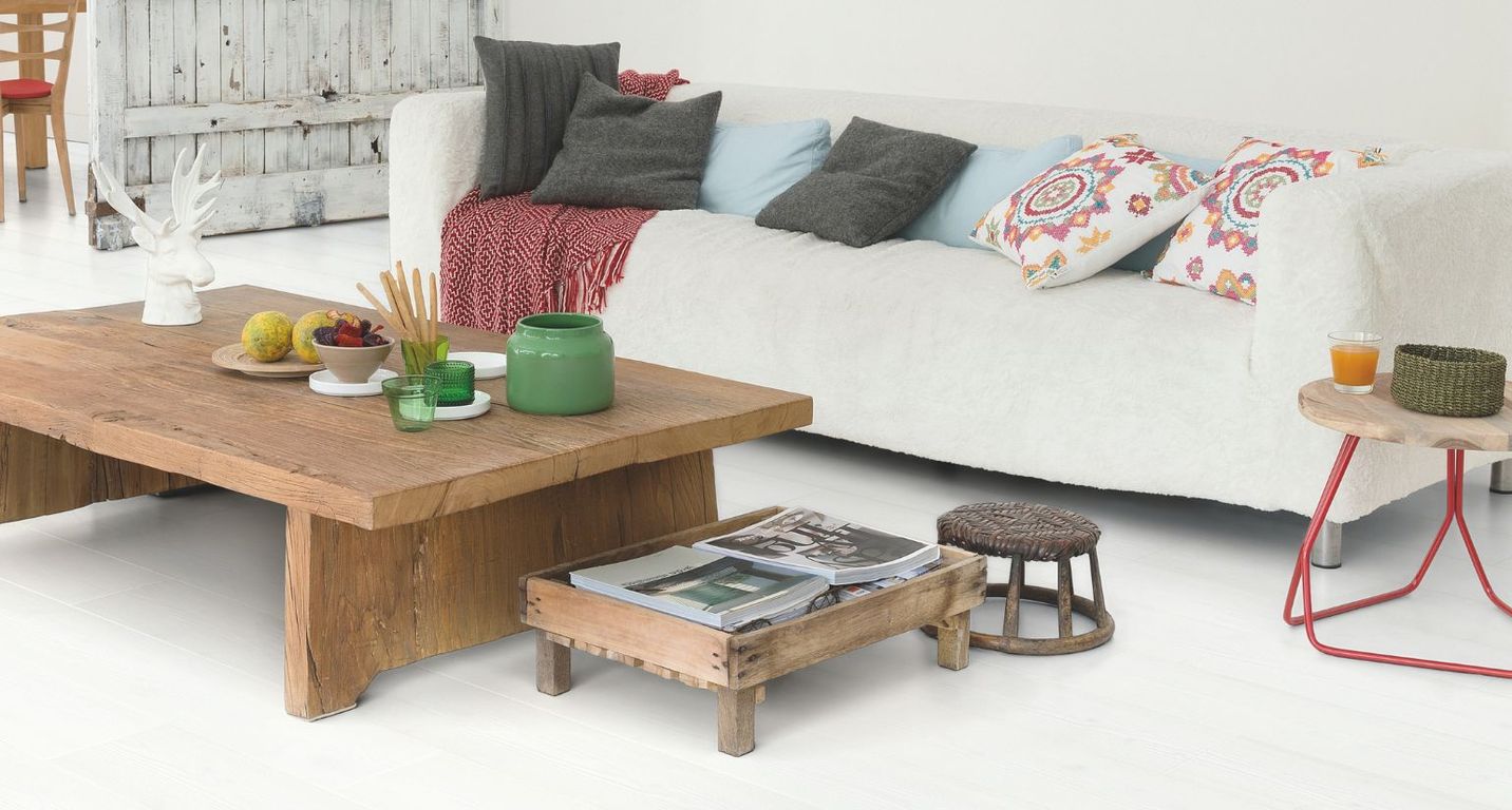 Sol stratifié IMPRESSIVE Quick Step, aspect Bois peint blanc, lame 19.00 x 138.00 cm