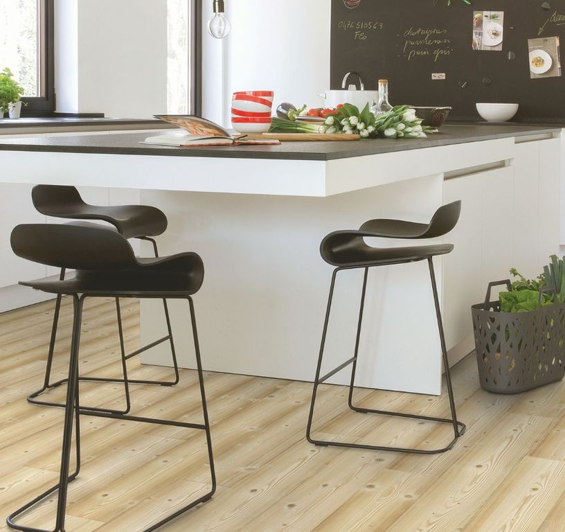 Sol stratifié IMPRESSIVE Quick Step, aspect Bois pin naturel, lame 19.00 x 138.00 cm