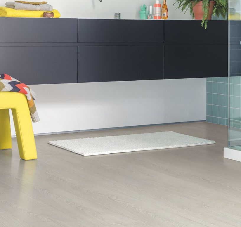 Sol stratifié IMPRESSIVE Quick Step, aspect Bois gris clair, lame 19.00 x 138.00 cm