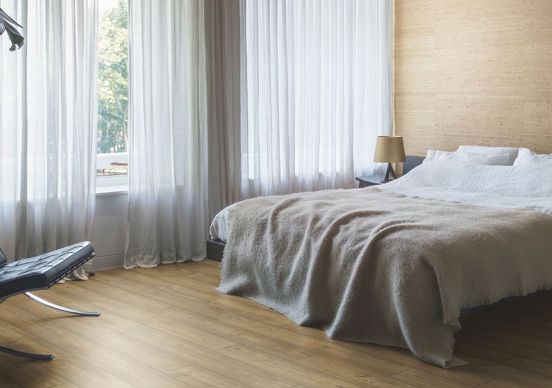 Sol stratifié IMPRESSIVE ULTRA Quick Step, aspect Bois brun vieilli, lame 19.00 x 138.00 cm