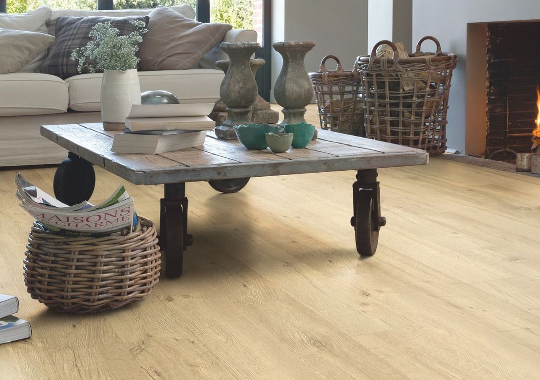 Sol stratifié IMPRESSIVE ULTRA Quick Step, aspect Bois naturel sablé, lame 19.00 x 138.00 cm