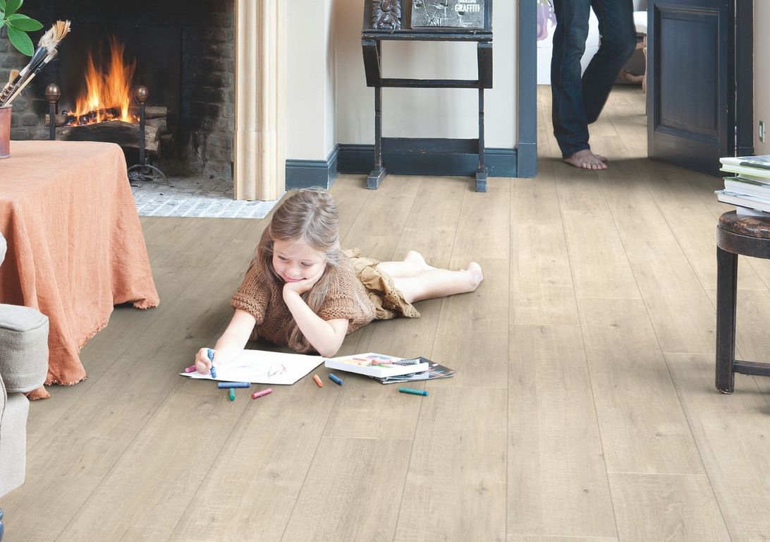 Sol stratifié IMPRESSIVE ULTRA Quick Step, aspect Bois blanchi raboté, lame 19.00 x 138.00 cm