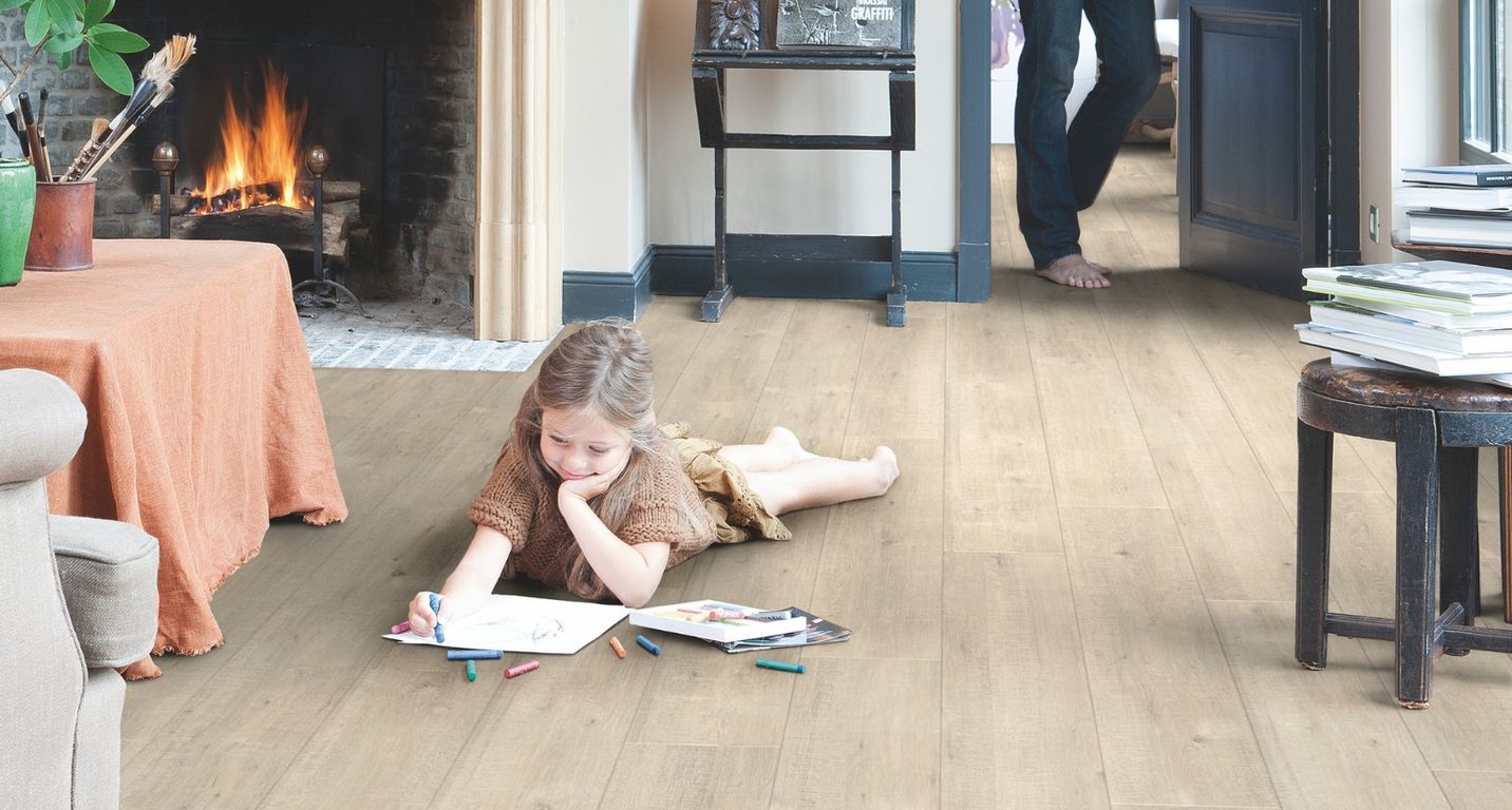 Sol stratifié IMPRESSIVE ULTRA Quick Step, aspect Bois blanchi raboté, lame 19.00 x 138.00 cm