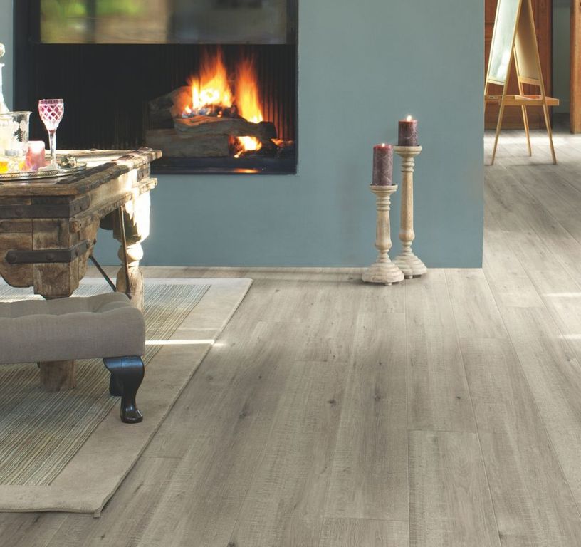 Sol stratifié IMPRESSIVE ULTRA Quick Step, aspect Bois grisé raboté, lame 19.00 x 138.00 cm