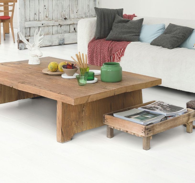 Sol stratifié IMPRESSIVE ULTRA Quick Step, aspect Bois peint blanc, lame 19.00 x 138.00 cm