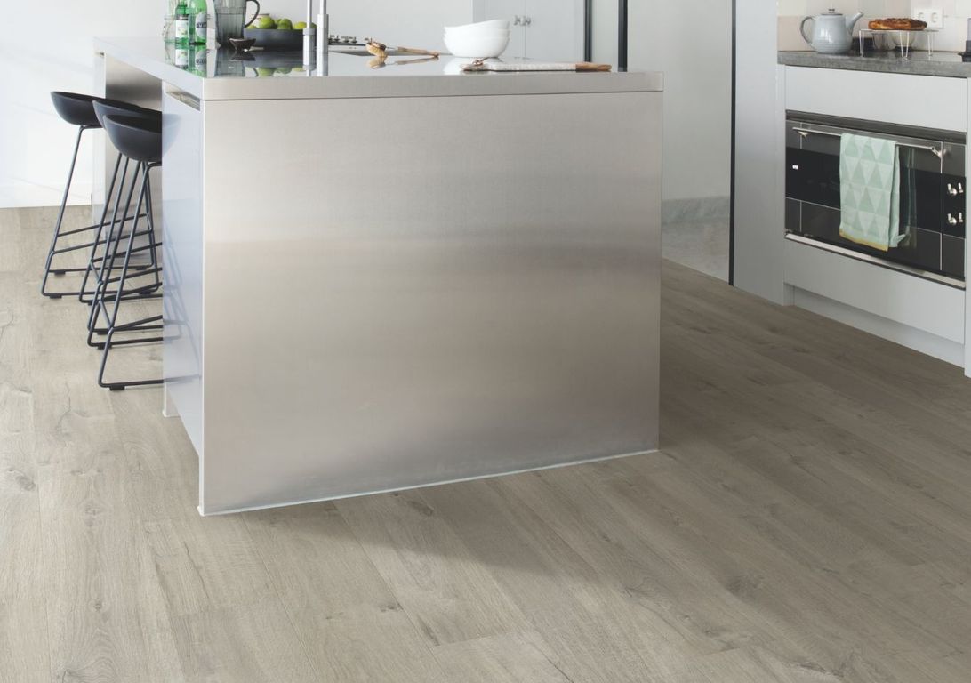 Sol stratifié IMPRESSIVE ULTRA Quick Step, aspect Bois gris, lame 19.00 x 138.00 cm