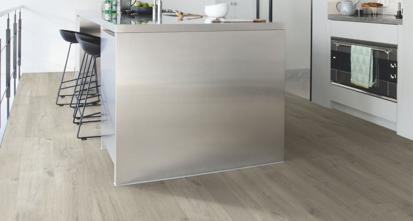 Sol stratifié IMPRESSIVE ULTRA Quick Step, aspect Bois gris, lame 19.00 x 138.00 cm