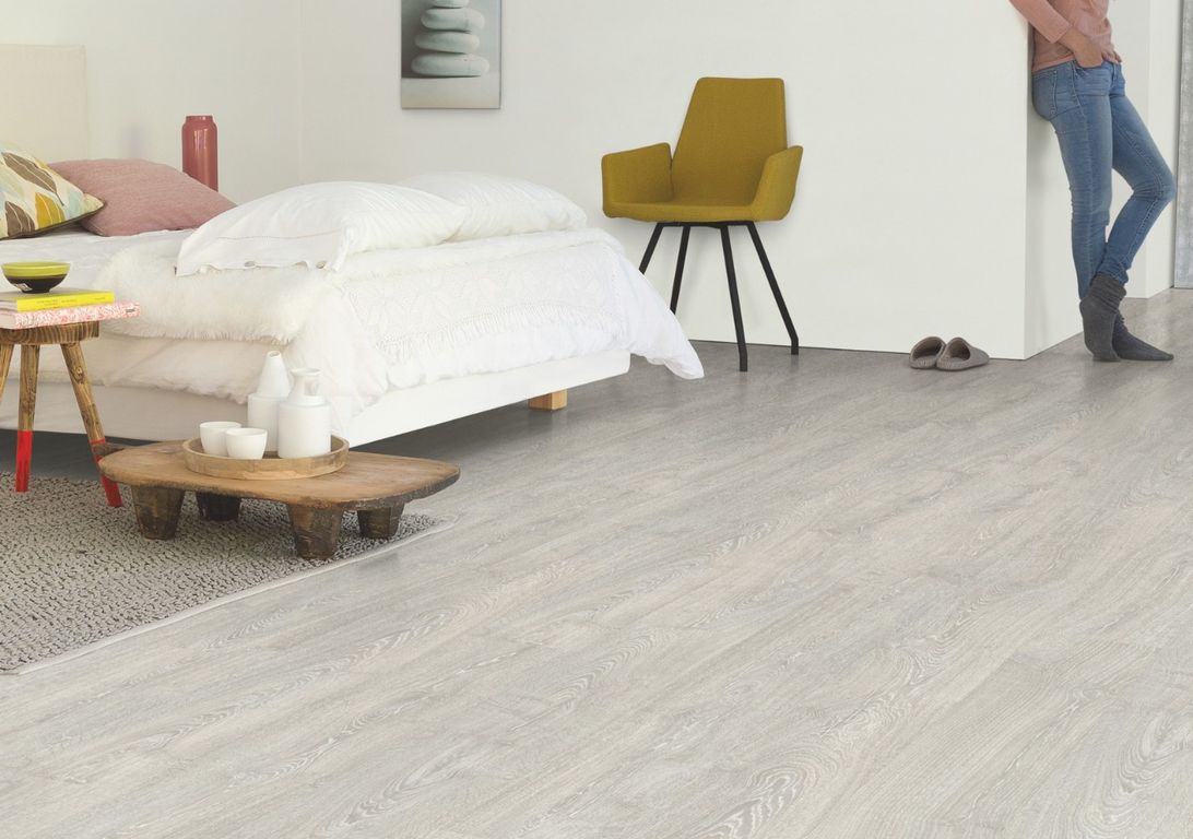 Sol stratifié IMPRESSIVE ULTRA Quick Step, aspect Bois gris, lame 19.00 x 138.00 cm