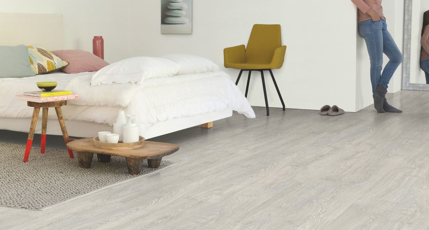 Sol stratifié IMPRESSIVE ULTRA Quick Step, aspect Bois gris, lame 19.00 x 138.00 cm