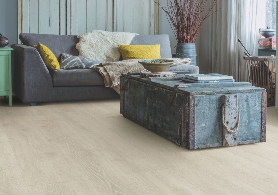 Sol stratifié MAJESTIC Quick Step, aspect Bois chêne des bois gris clair, lame 24.00 x 205.00 cm