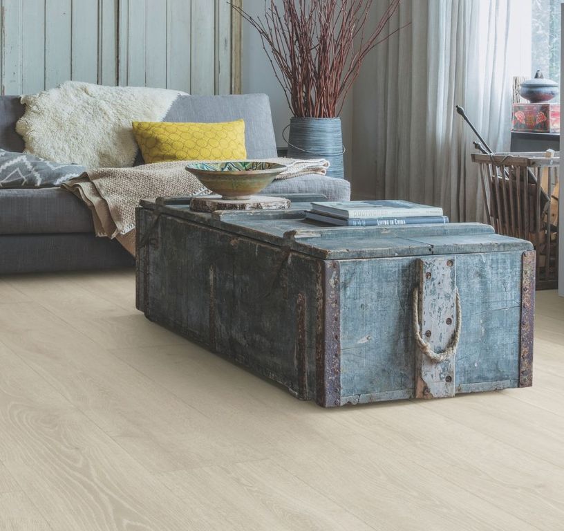 Sol stratifié MAJESTIC Quick Step, aspect Bois chêne des bois gris clair, lame 24.00 x 205.00 cm