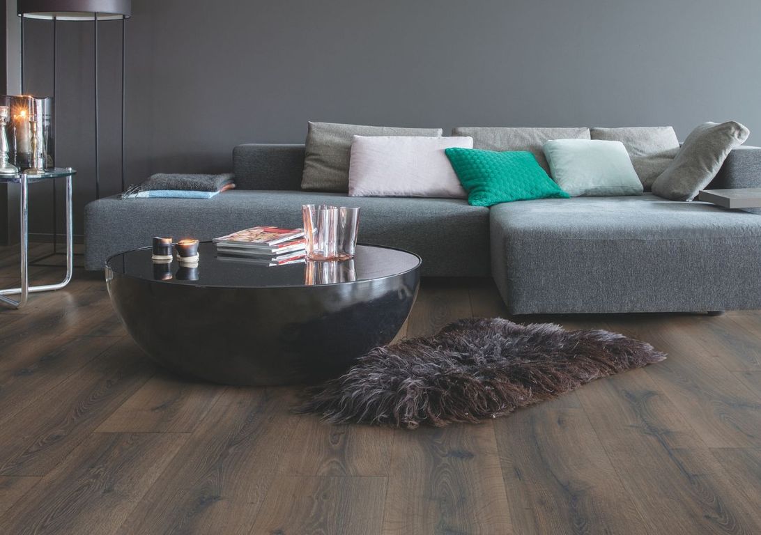 Sol stratifié MAJESTIC Quick Step, aspect Bois chêne désert marron foncé brossé, lame 24.00 x 205.00 cm