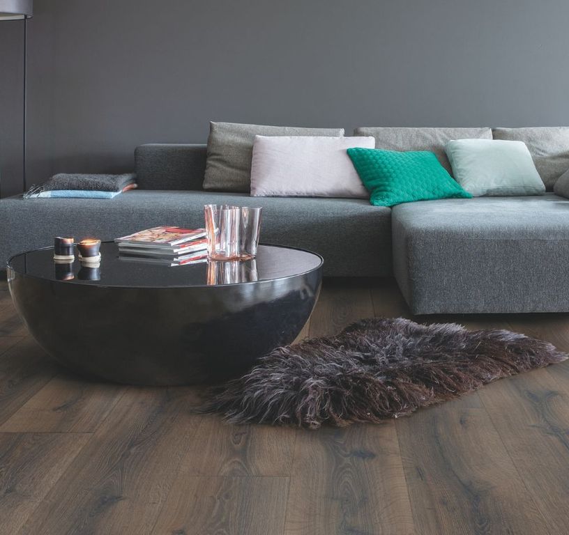 Sol stratifié MAJESTIC Quick Step, aspect Bois chêne désert marron foncé brossé, lame 24.00 x 205.00 cm