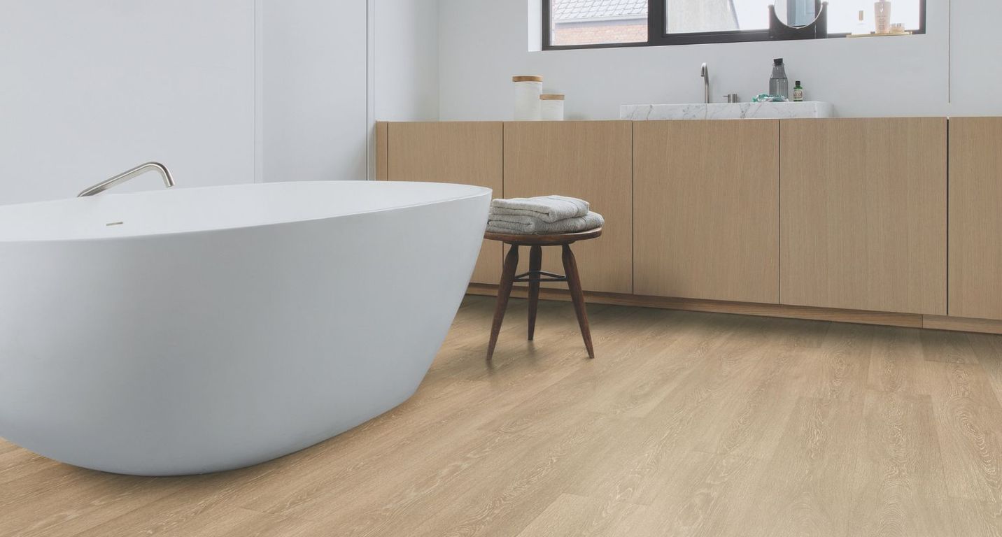 Sol stratifié MAJESTIC Quick Step, aspect Bois chêne de la vallée marron clair, lame 24.00 x 205.00 cm