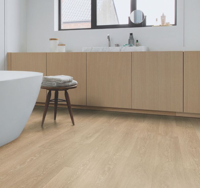 Sol stratifié MAJESTIC Quick Step, aspect Bois chêne de la vallée marron clair, lame 24.00 x 205.00 cm