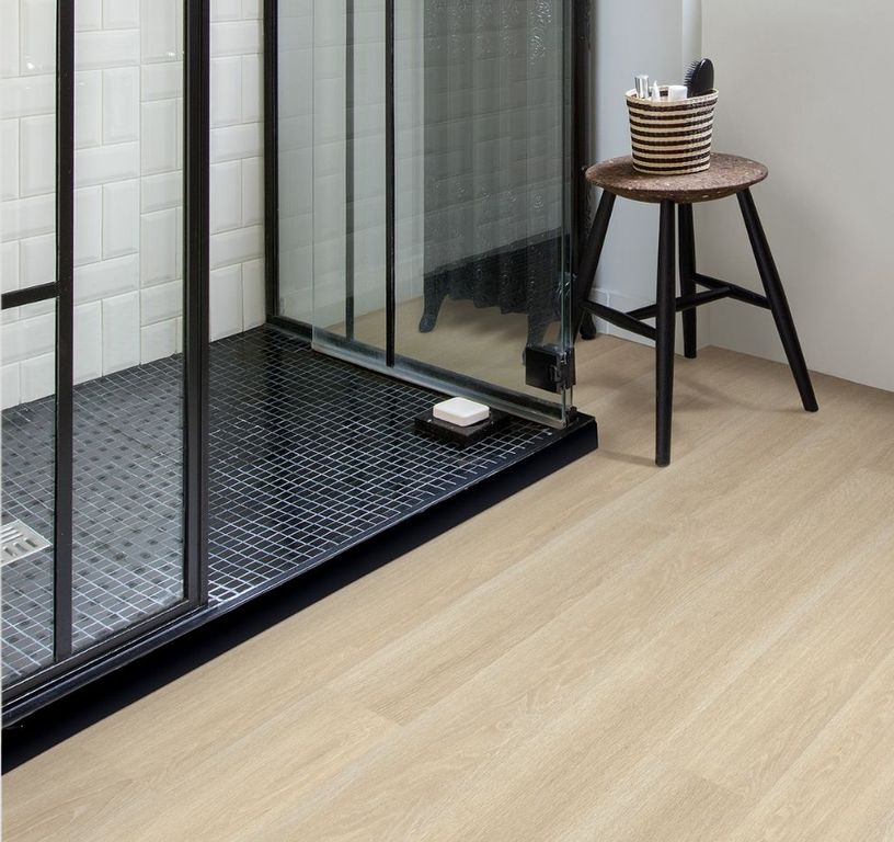 Sol stratifié ELIGNA HYDRO Quick Step, aspect Bois beige, lame 15.60 x 138.00 cm