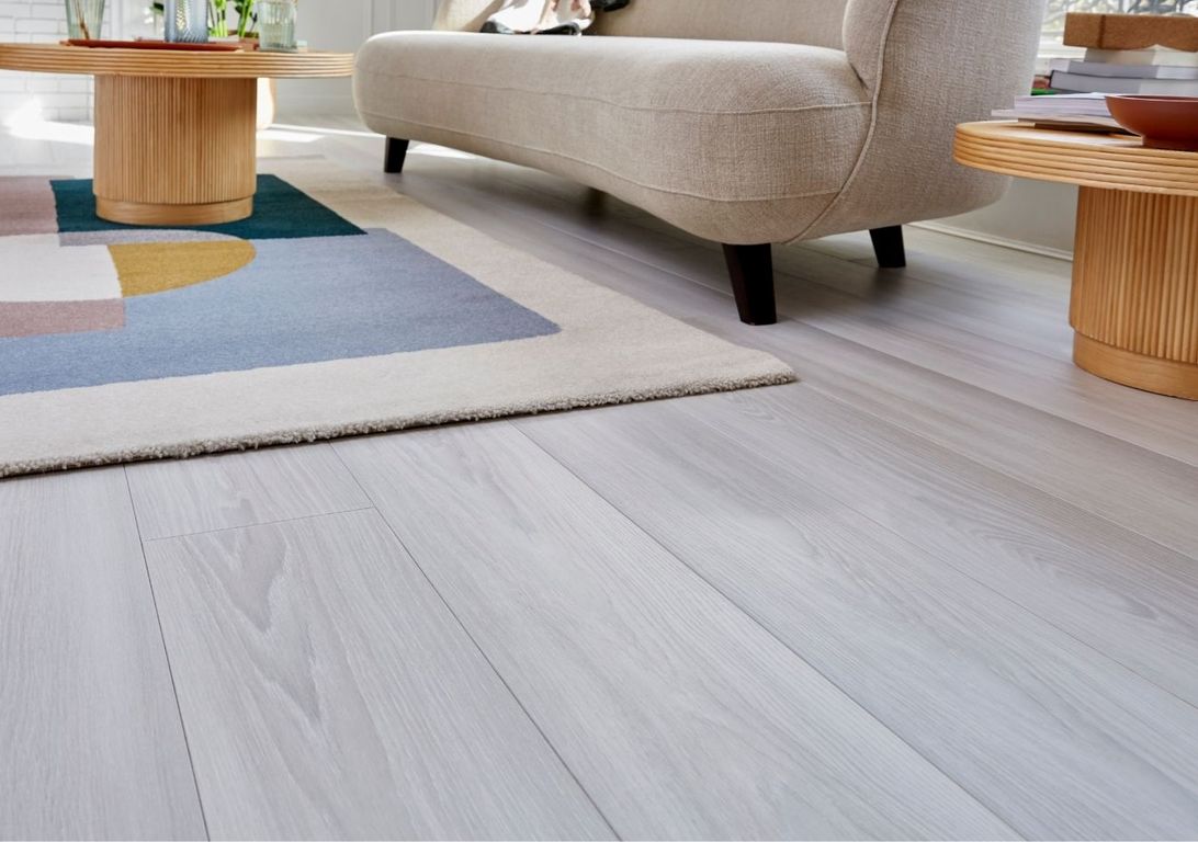 Sol stratifié CAPTURE Quick Step, aspect Bois blanc premium, lame 21.20 x 138.00 cm