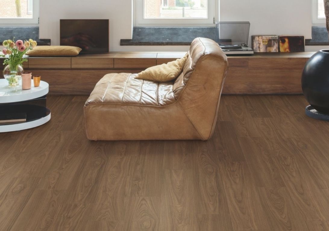 Sol stratifié CAPTURE Quick Step, aspect Bois noyer chic, lame 21.20 x 138.00 cm