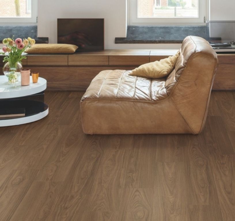 Sol stratifié CAPTURE Quick Step, aspect Bois noyer chic, lame 21.20 x 138.00 cm