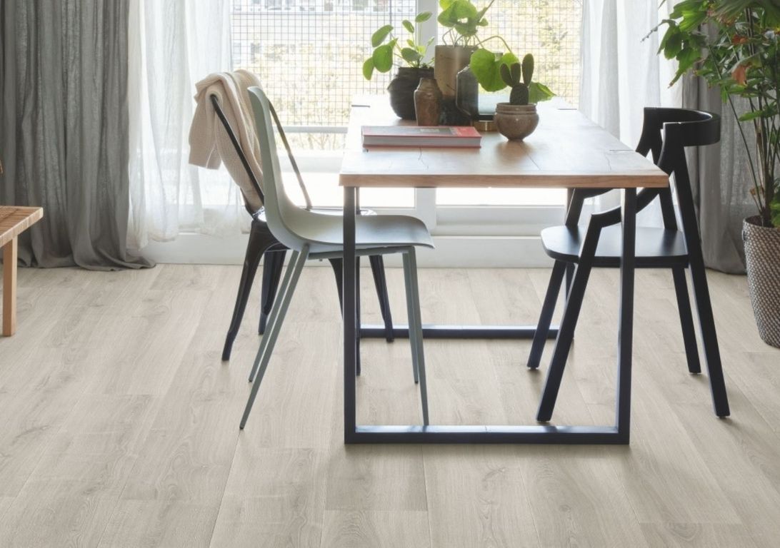 Sol stratifié CAPTURE Quick Step, aspect Bois gris brossé, lame 21.20 x 138.00 cm