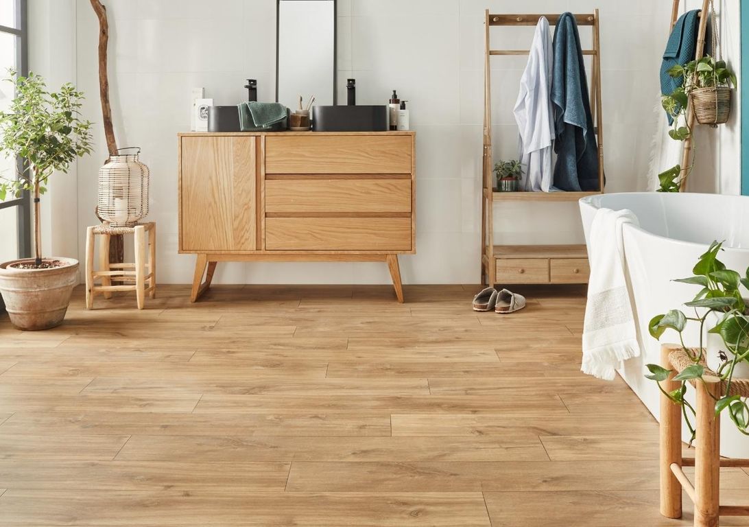 Sol stratifié QS CLASSIC HYDROSEAL Quick Step, aspect Bois naturel, lame 19.00 x 120.00 cm