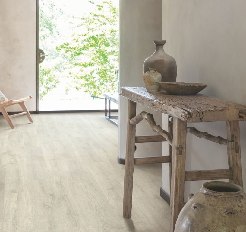 Sol stratifié QS CLASSIC HYDROSEAL Quick Step, aspect Bois vieilli blanchi, lame 19.00 x 120.00 cm