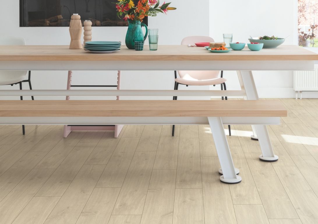 Sol stratifié QS CLASSIC HYDROSEAL Quick Step, aspect Bois blanchi, lame 19.00 x 120.00 cm