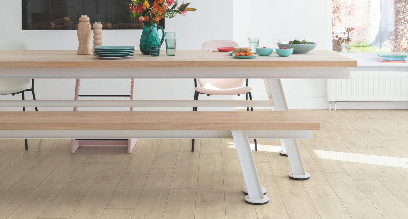 Sol stratifié QS CLASSIC HYDROSEAL Quick Step, aspect Bois blanchi, lame 19.00 x 120.00 cm