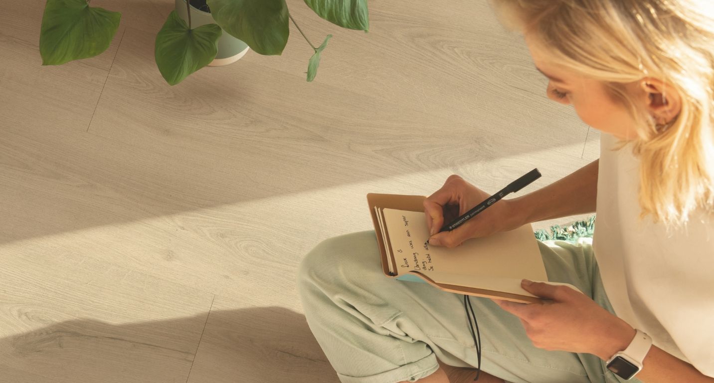 Sol stratifié QS CLASSIC HYDROSEAL Quick Step, aspect Bois chêne brut, lame 19.00 x 120.00 cm