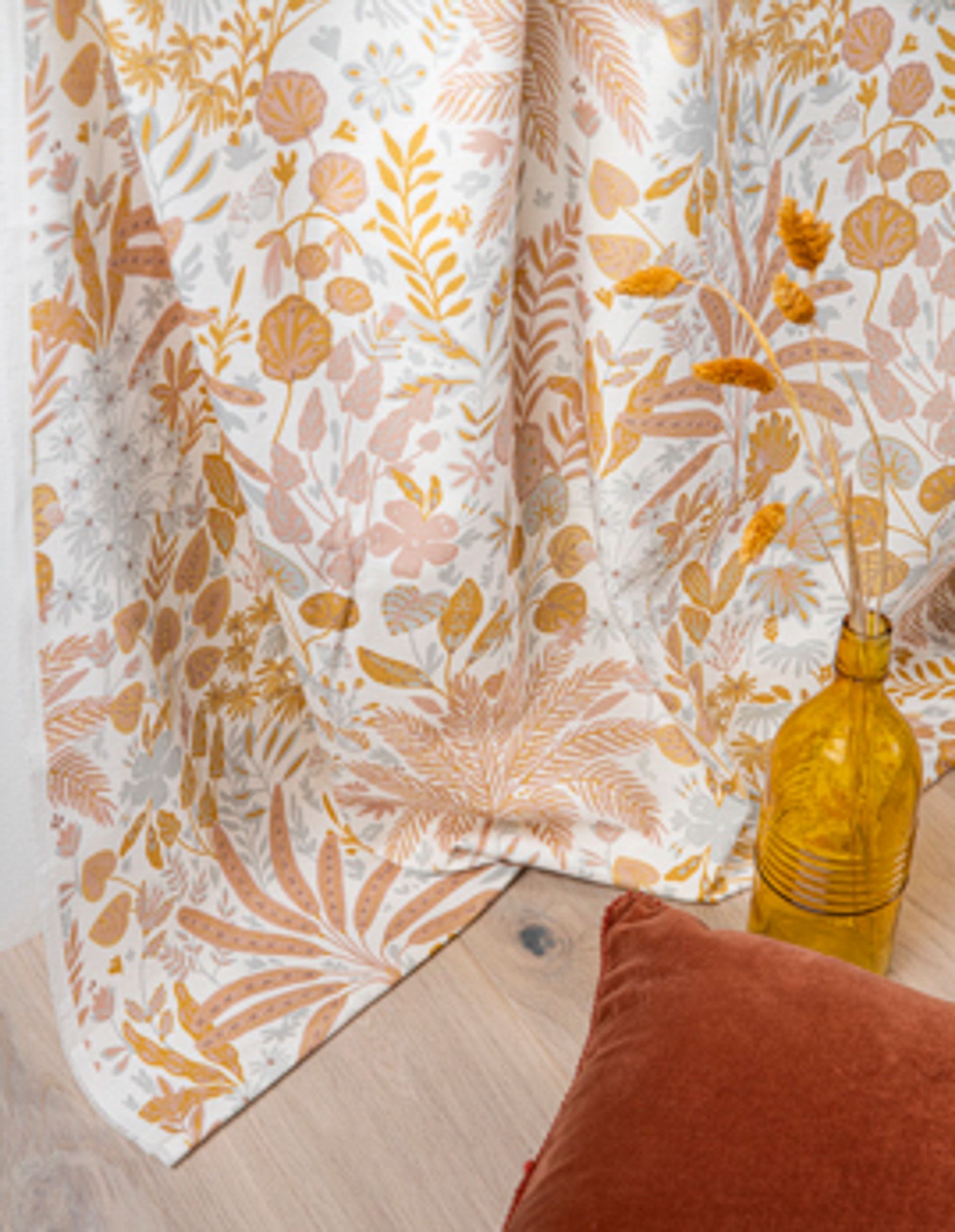 Rideau sur-mesure à partir du tissu GREEN Semi transparent, , Floral/végétal, Noir