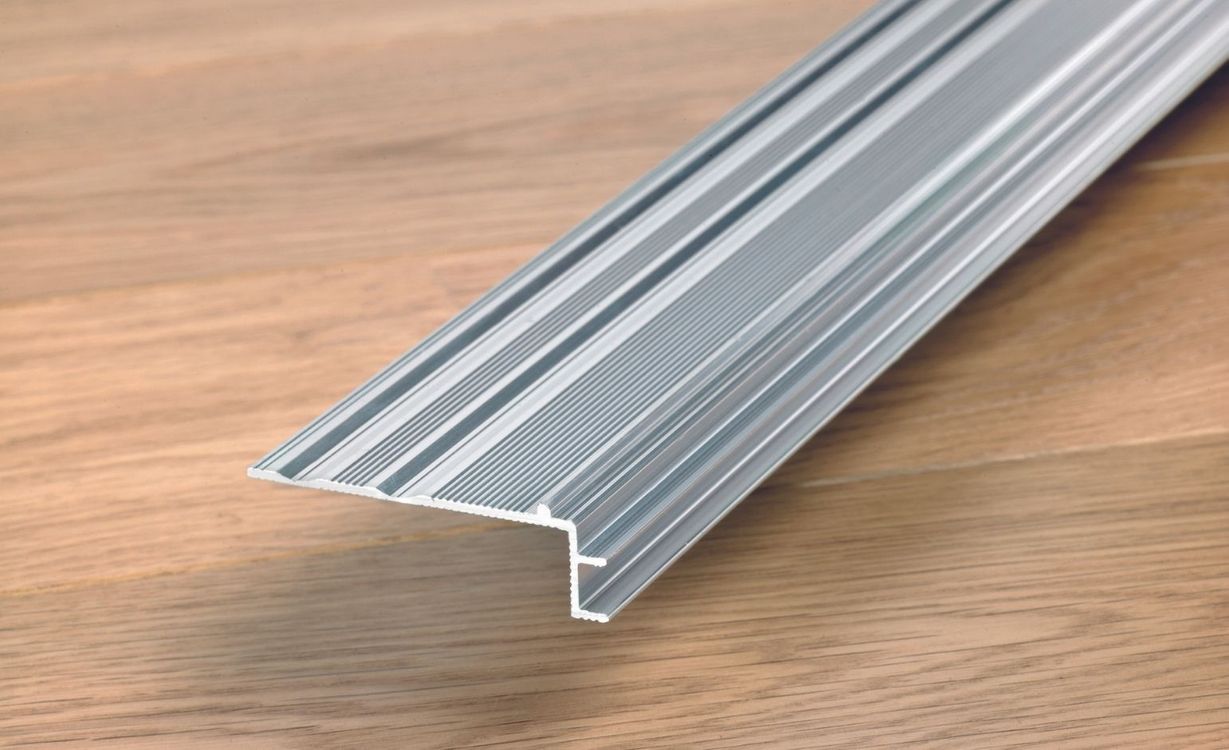 Base pour nez de marche Quick Step Aluminium à visser invisible, PR IMP UL, l 0.00x L. 215.00 cm