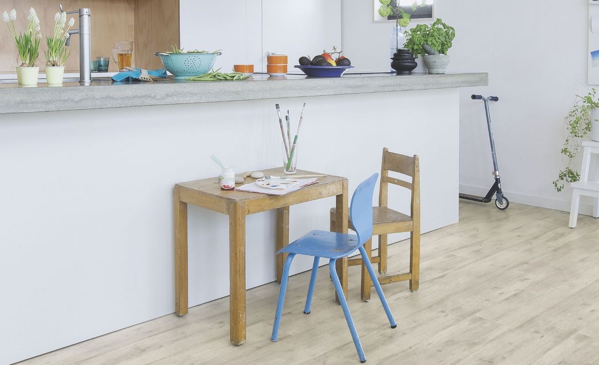 Sol stratifié IMPRESSIVE Quick Step, aspect Bois gris clair, lame 19.00 x 138.00 cm