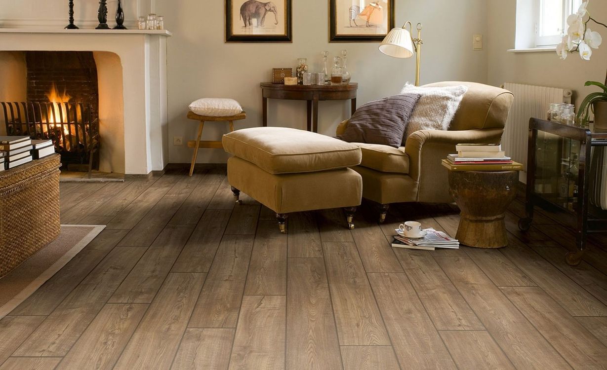 Sol stratifié IMPRESSIVE ULTRA Quick Step, aspect Bois brun vieilli, lame 19.00 x 138.00 cm