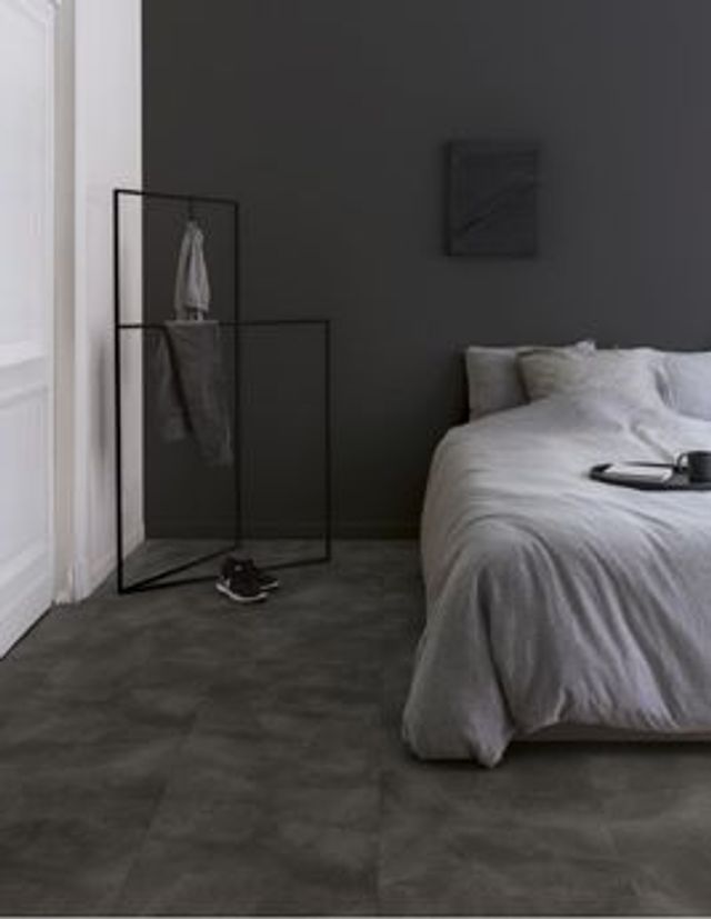 Sol vinyle ILLUME DALLE Quick Step, Béton noir, dalle 49.40 x 99.40 cm