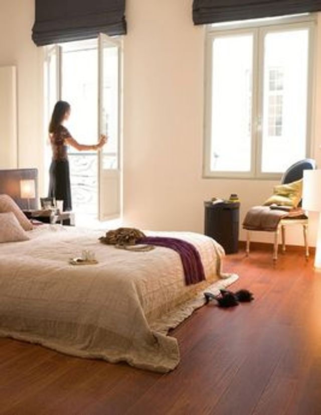 Sol stratifié ELIGNA HYDRO Quick Step, aspect Bois merbau, lame 15.60 x 138.00 cm