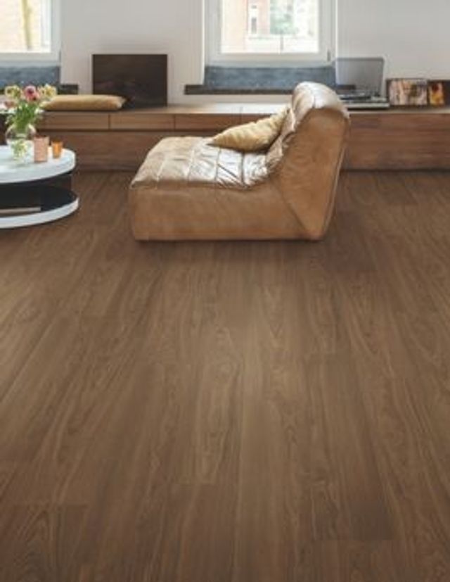 Sol stratifié CAPTURE Quick Step, aspect Bois noyer chic, lame 21.20 x 138.00 cm